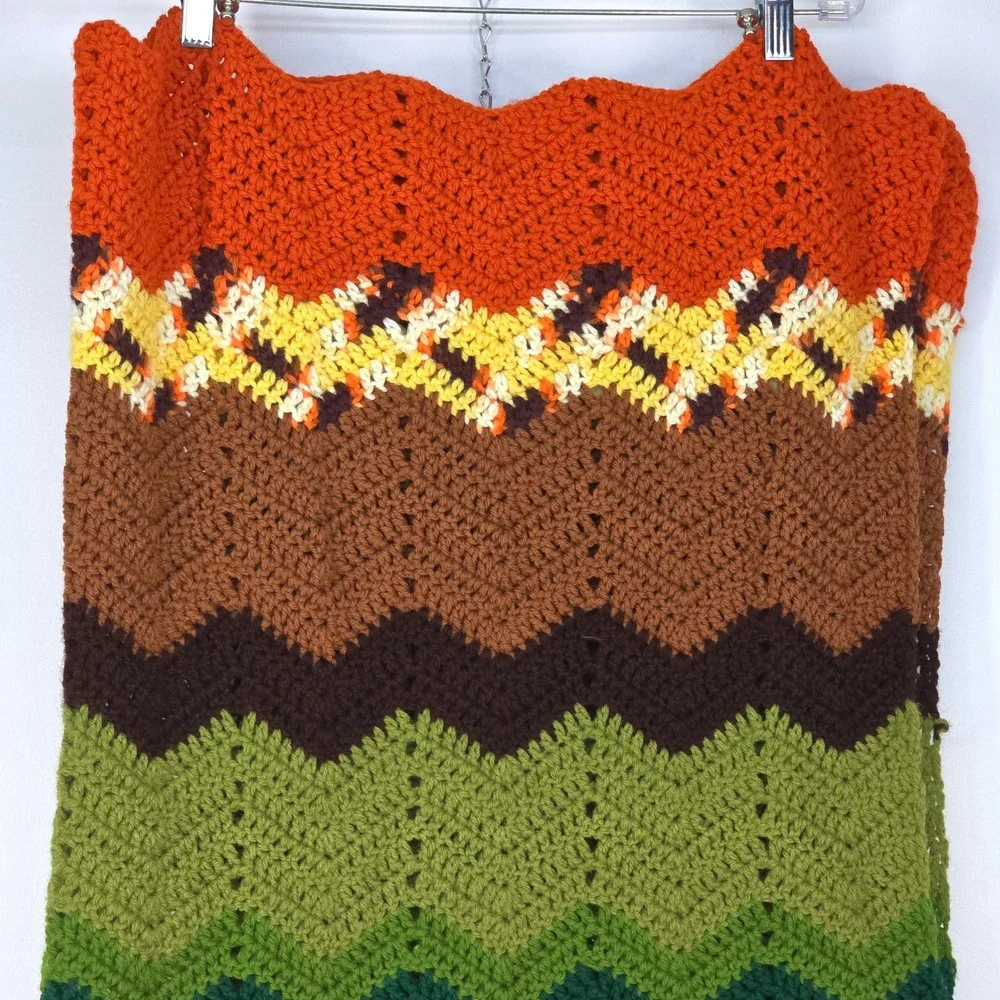 Handmade Afghan Blanket Crochet Ripple Chevron Vintage Boho Cottage Granny 67x43